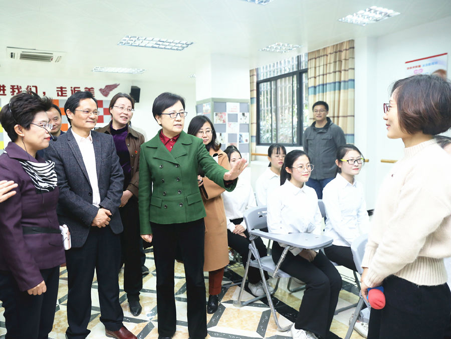 轻化工技术学院化妆品创新基地.jpg